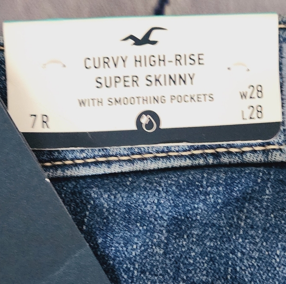 Hollister Curvy High-Rise Super Skinny Jeans - Picture 7 of 10